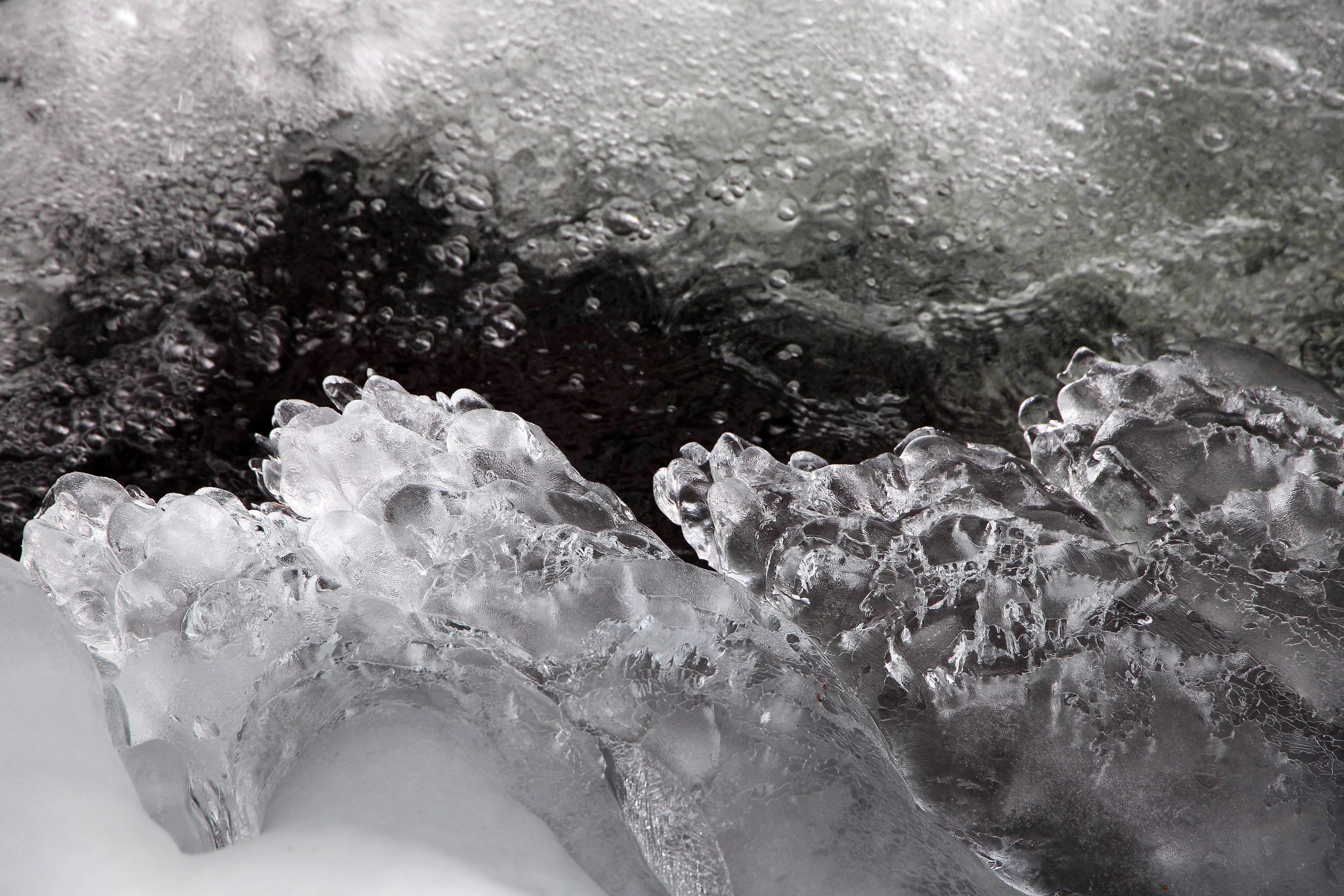 Кипящий лед. Айси Ватер. Лед. Серый лед. Жильные льды.